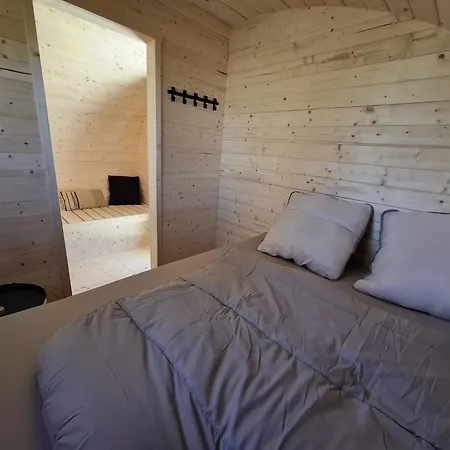 Le Cabanon Du * Bannes (Haute-Marne)